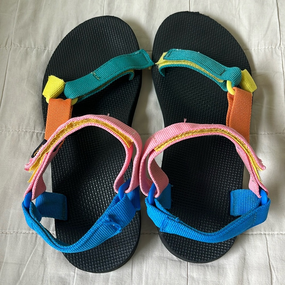 Women’s Cotopaxi Teva Original Universal Printed Sandals size 9
